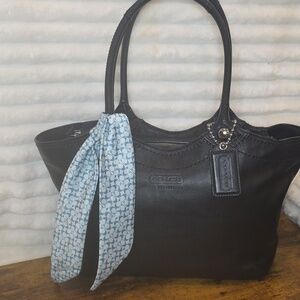 Coach Legacy Bleeker 2009 #14383 Excellent Condition 🎁 Teal Scarf Included